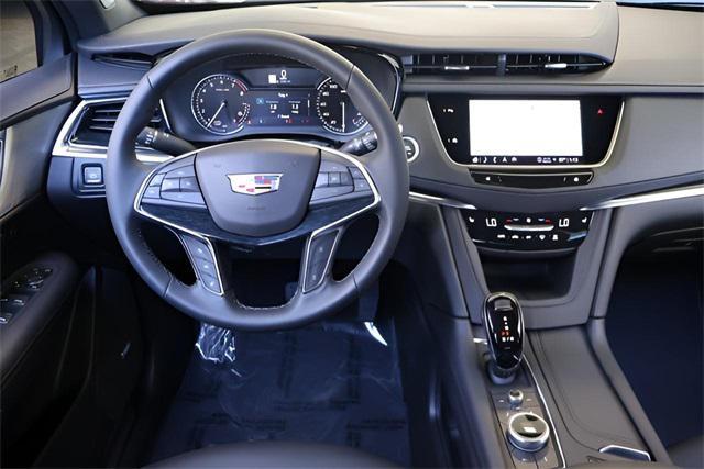 new 2025 Cadillac XT5 car, priced at $52,715