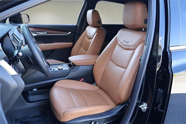 new 2025 Cadillac XT5 car, priced at $49,970