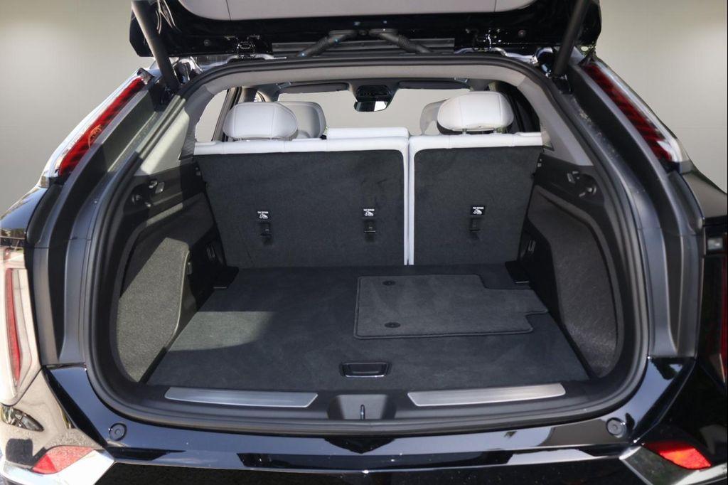 new 2025 Cadillac OPTIQ car, priced at $51,127