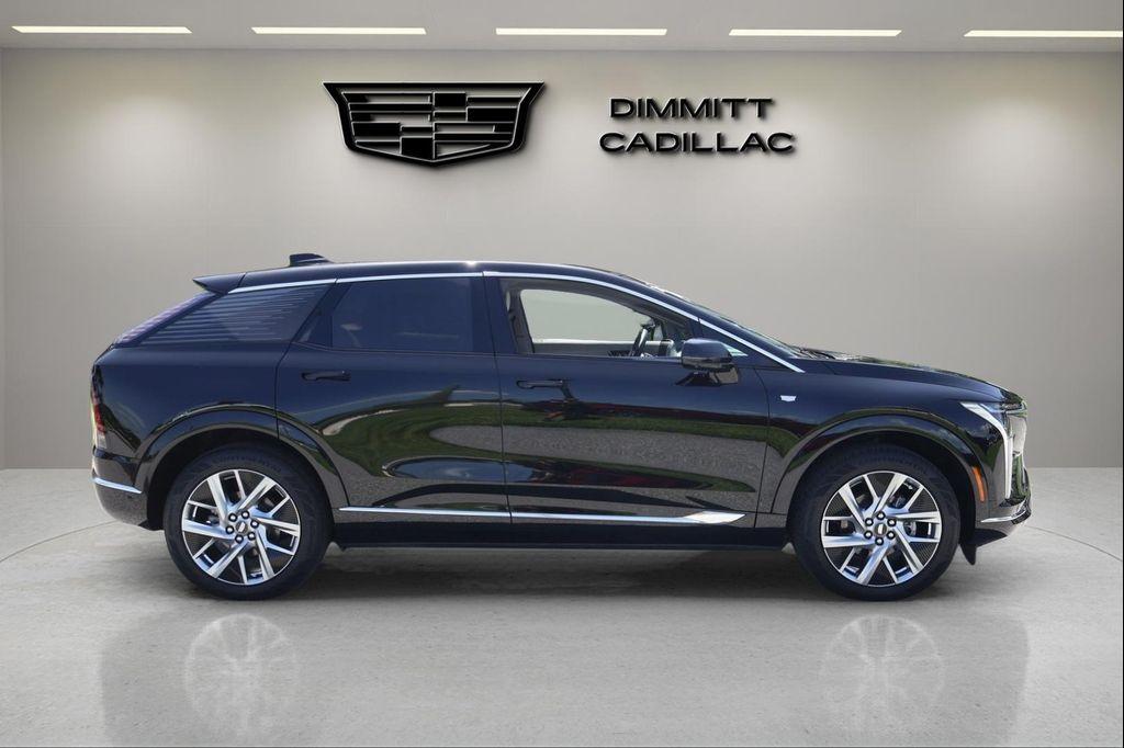 new 2025 Cadillac OPTIQ car, priced at $51,127