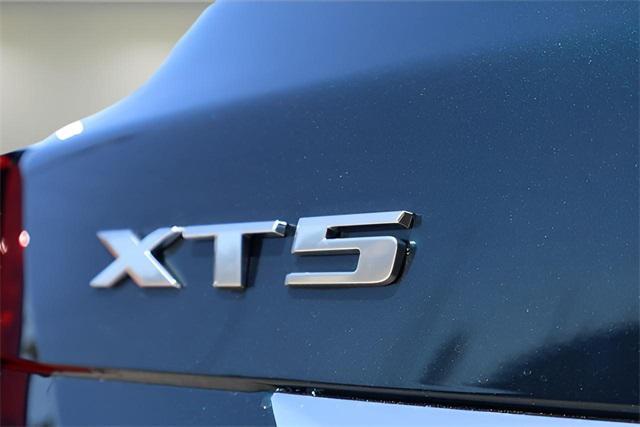 new 2025 Cadillac XT5 car, priced at $49,624