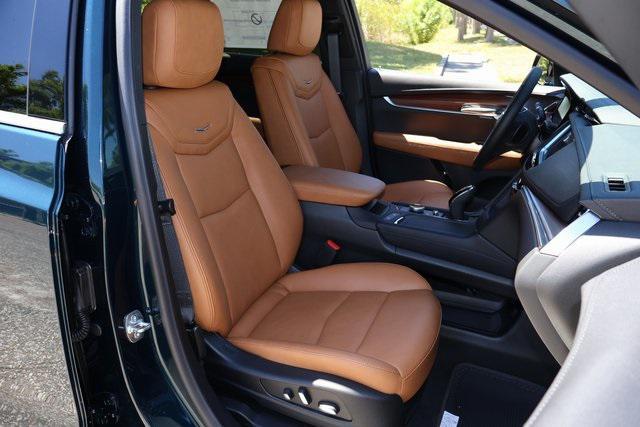 new 2025 Cadillac XT5 car, priced at $52,315