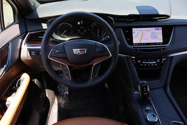 new 2025 Cadillac XT5 car, priced at $52,315