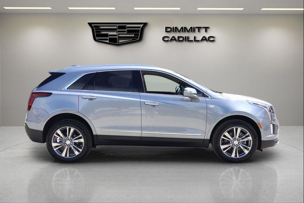 new 2025 Cadillac XT5 car, priced at $50,069