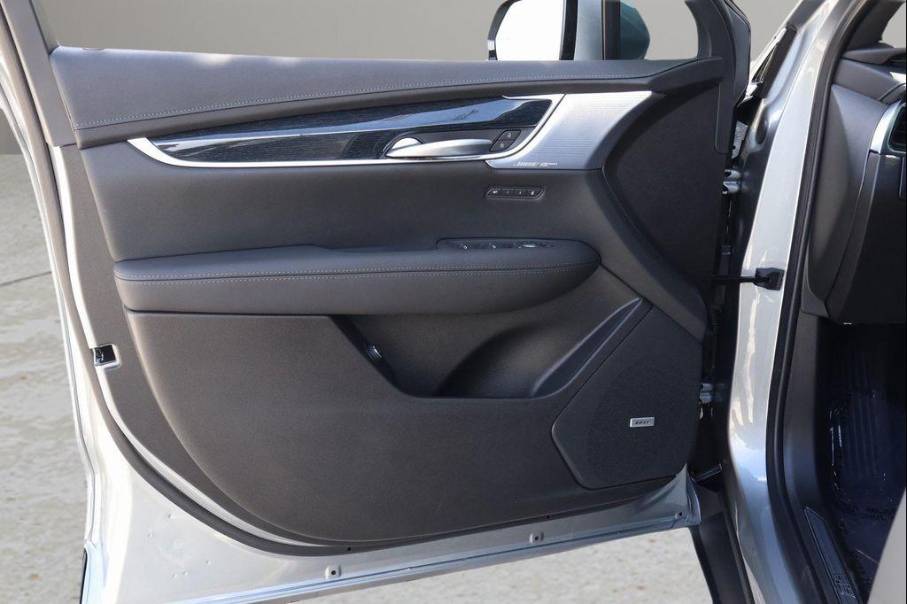 new 2025 Cadillac XT5 car, priced at $50,069