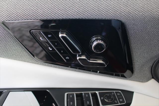 new 2025 Cadillac OPTIQ car, priced at $56,289