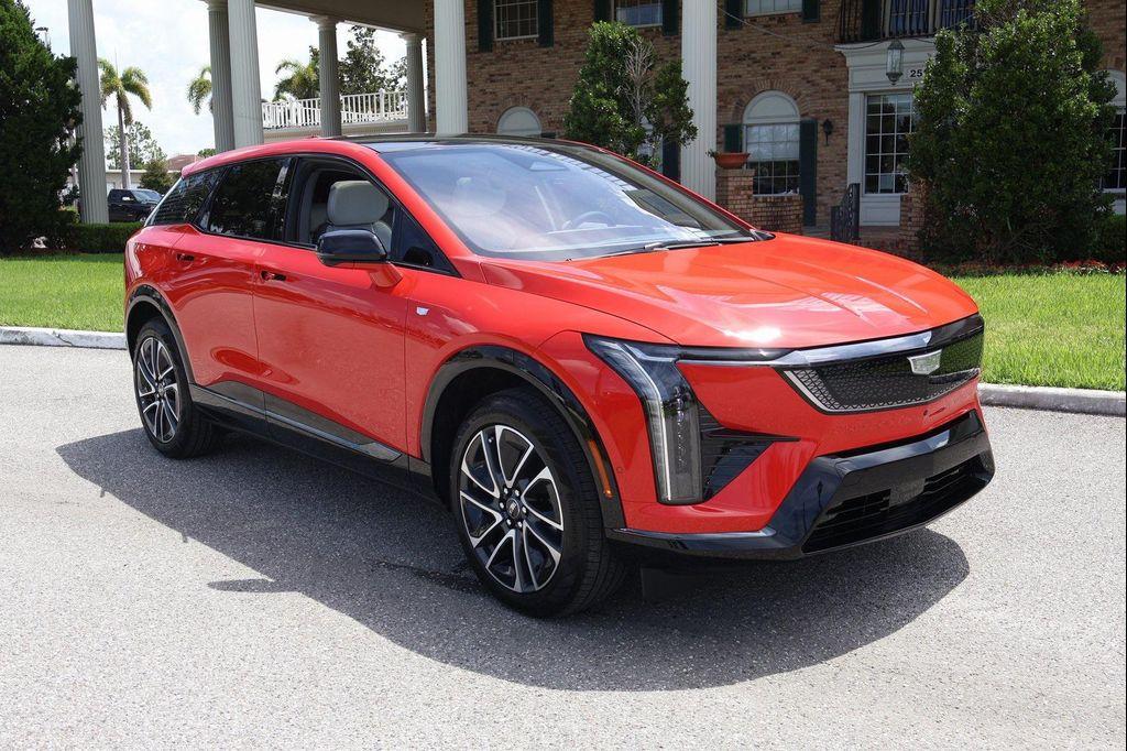 new 2025 Cadillac OPTIQ car, priced at $53,947