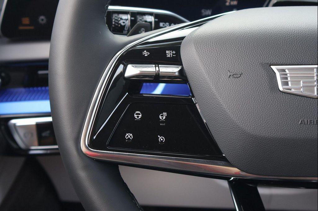 new 2025 Cadillac OPTIQ car, priced at $53,947