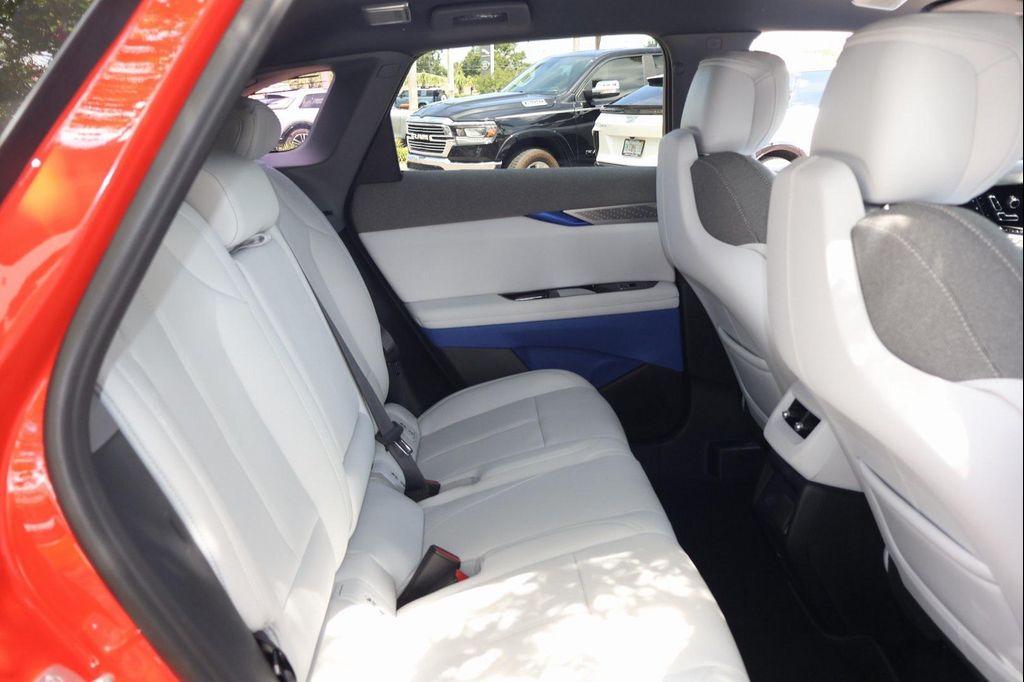 new 2025 Cadillac OPTIQ car, priced at $53,947