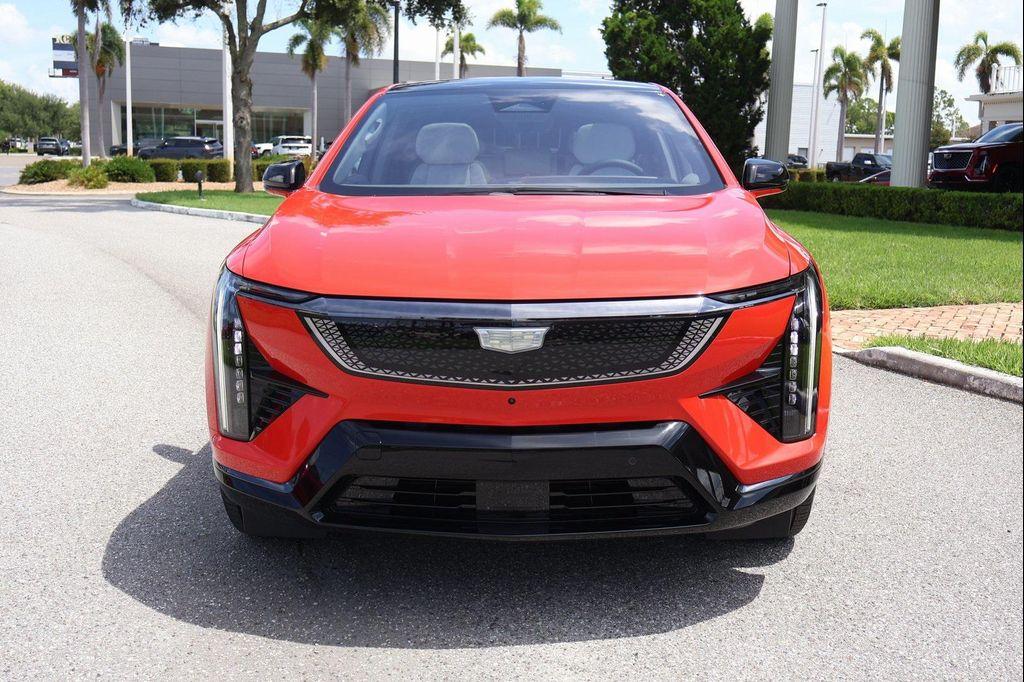new 2025 Cadillac OPTIQ car, priced at $53,947