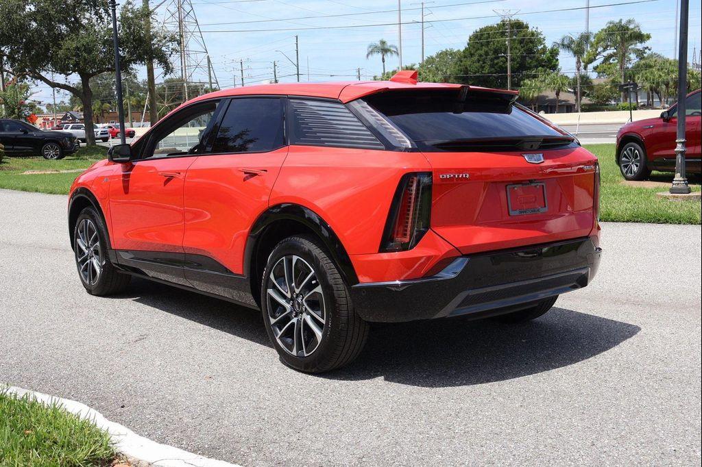 new 2025 Cadillac OPTIQ car, priced at $53,947