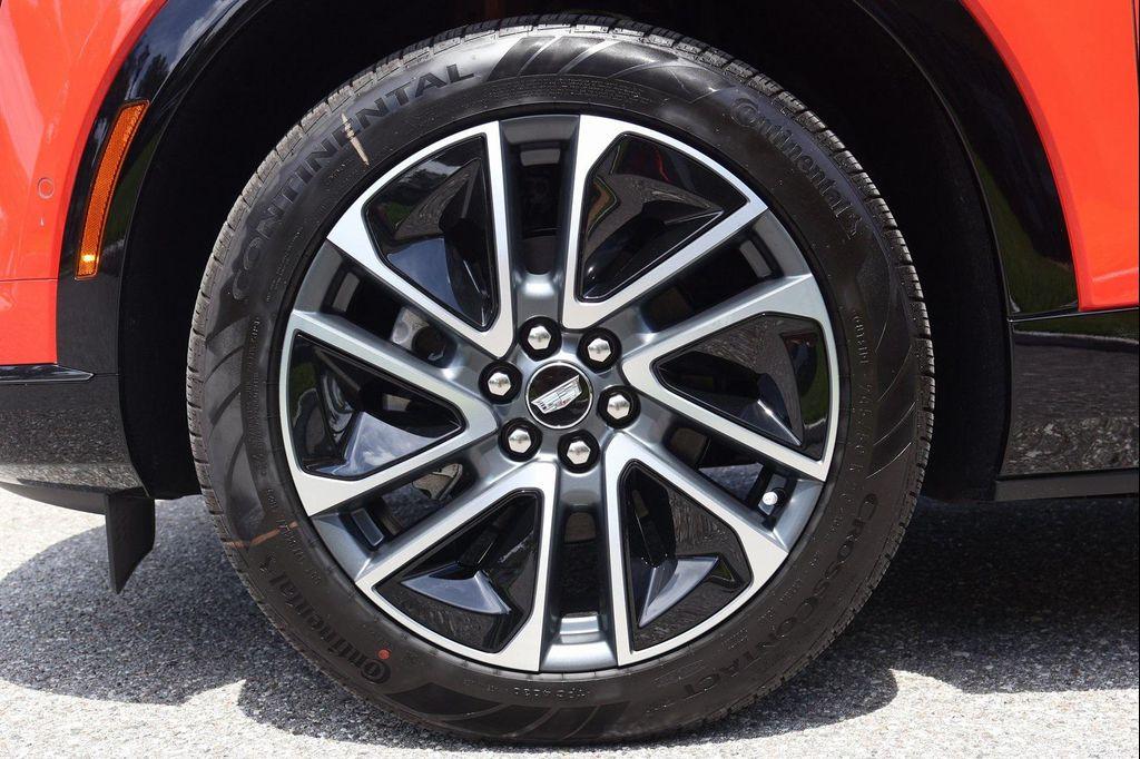 new 2025 Cadillac OPTIQ car, priced at $53,947