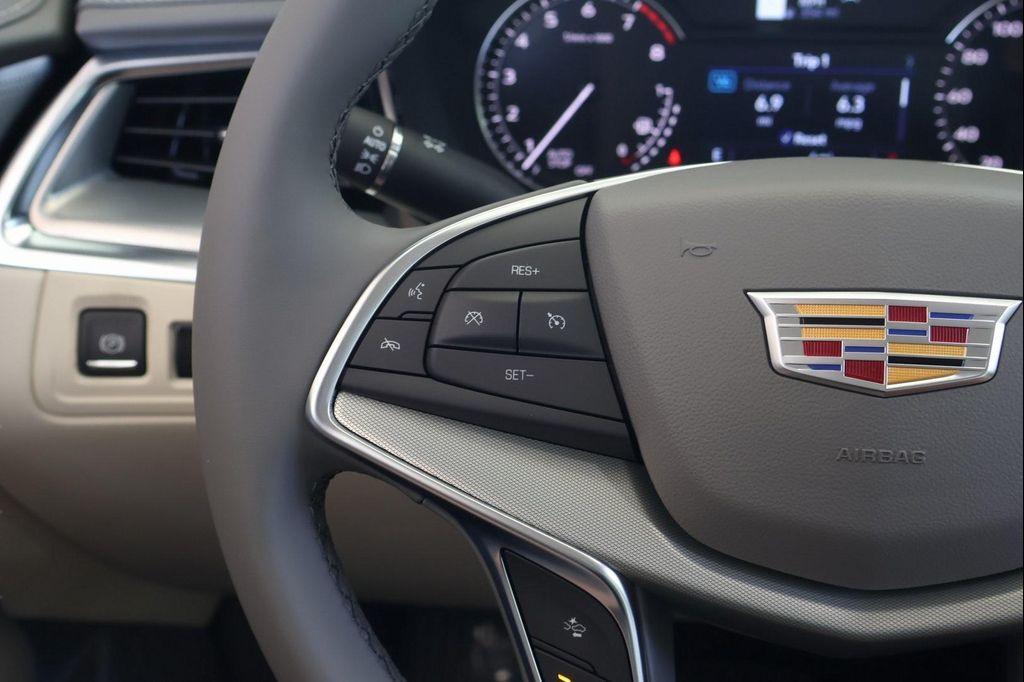 new 2025 Cadillac XT5 car, priced at $52,350