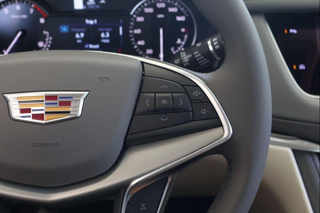 new 2025 Cadillac XT5 car, priced at $52,350