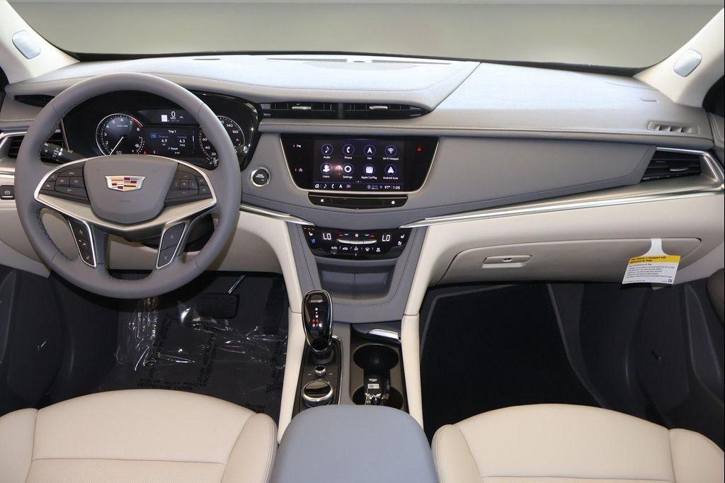 new 2025 Cadillac XT5 car, priced at $52,350