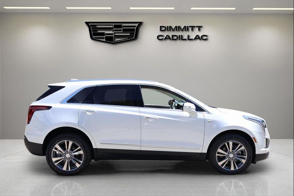 new 2025 Cadillac XT5 car, priced at $51,186