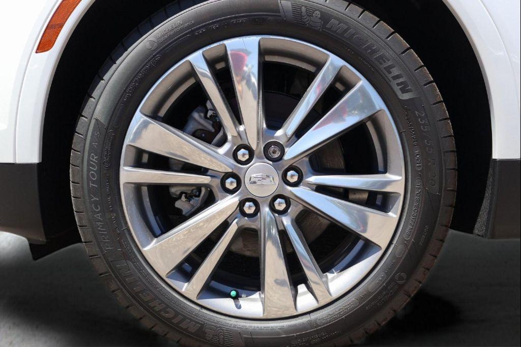 new 2025 Cadillac XT5 car, priced at $51,186