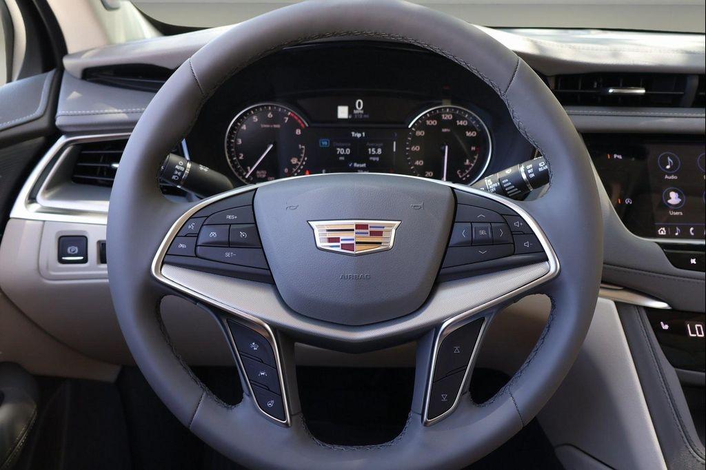 new 2025 Cadillac XT5 car, priced at $51,186