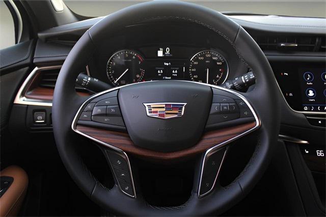 new 2025 Cadillac XT5 car, priced at $51,115