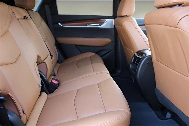 new 2025 Cadillac XT5 car, priced at $50,162