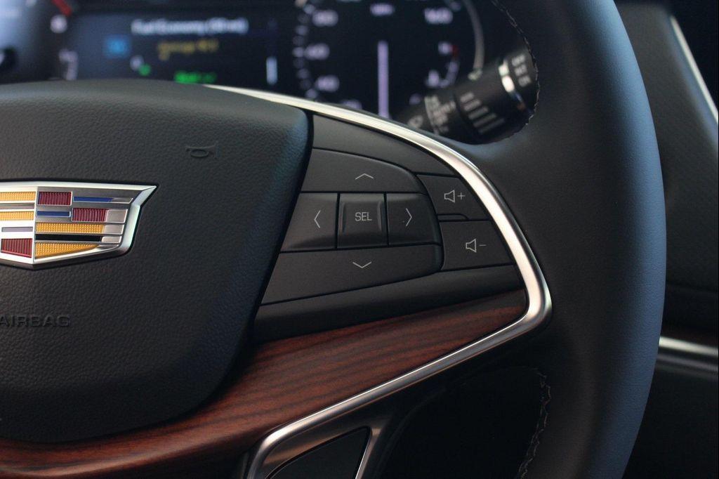new 2025 Cadillac XT5 car, priced at $50,099