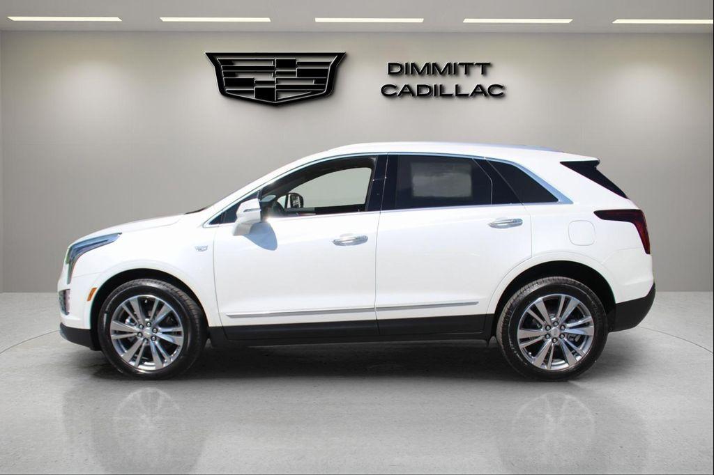 new 2025 Cadillac XT5 car, priced at $50,099