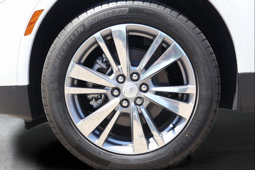 new 2025 Cadillac XT5 car, priced at $51,282