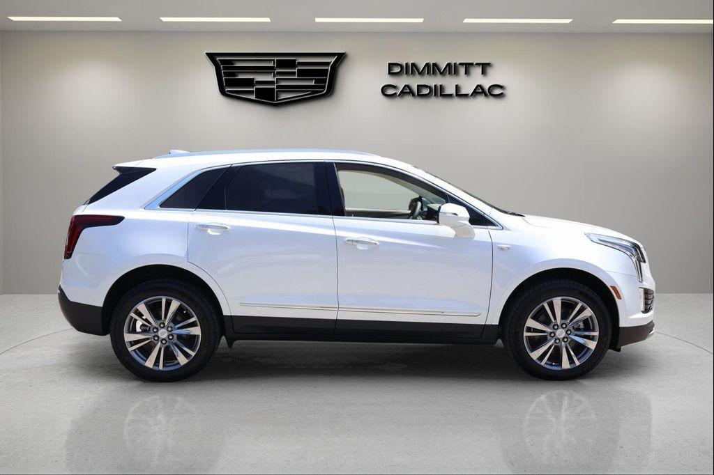 new 2025 Cadillac XT5 car, priced at $51,282