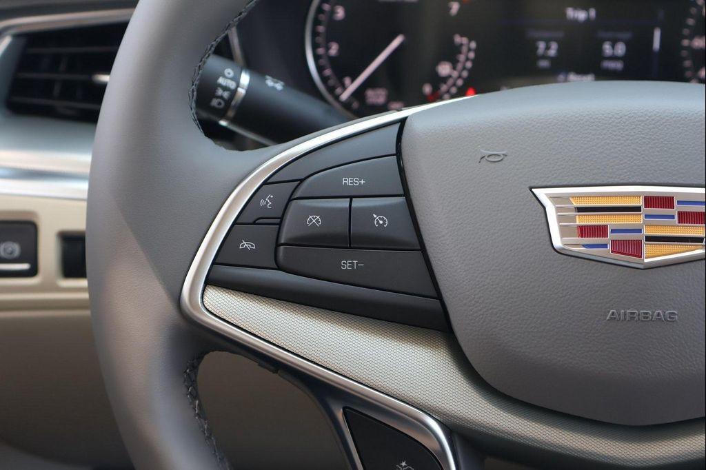 new 2025 Cadillac XT5 car, priced at $51,282
