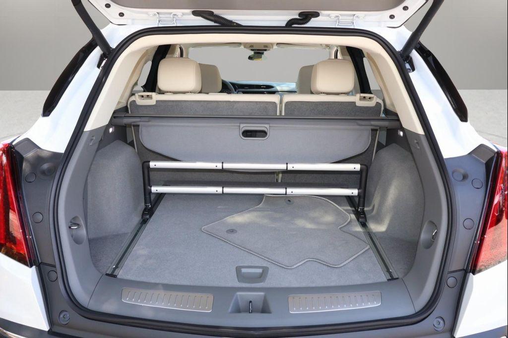 new 2025 Cadillac XT5 car, priced at $51,282