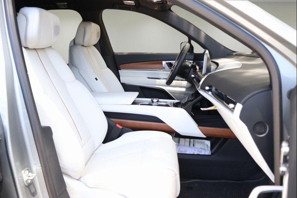 new 2026 Cadillac VISTIQ car, priced at $78,292