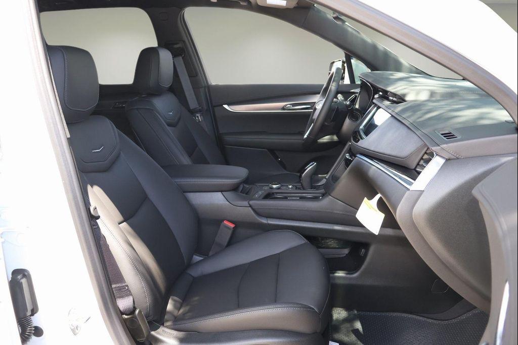new 2025 Cadillac XT6 car, priced at $48,358