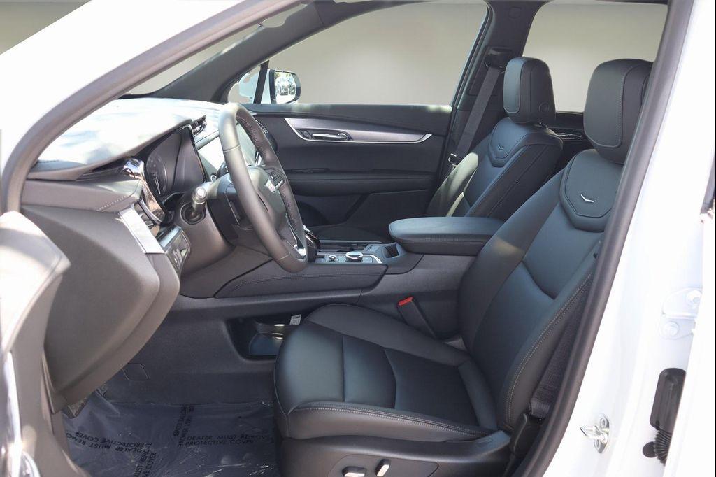 new 2025 Cadillac XT6 car, priced at $48,358