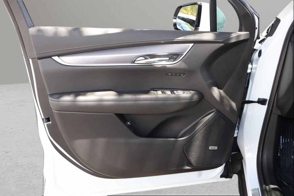 new 2025 Cadillac XT6 car, priced at $48,358
