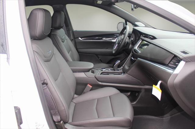 new 2025 Cadillac XT5 car, priced at $52,210