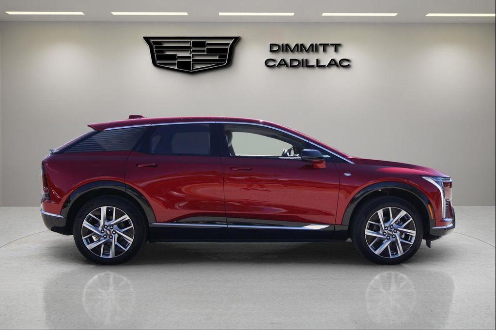 new 2025 Cadillac OPTIQ car, priced at $54,503