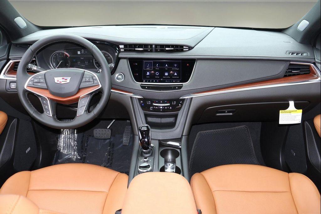 new 2025 Cadillac XT5 car, priced at $52,247