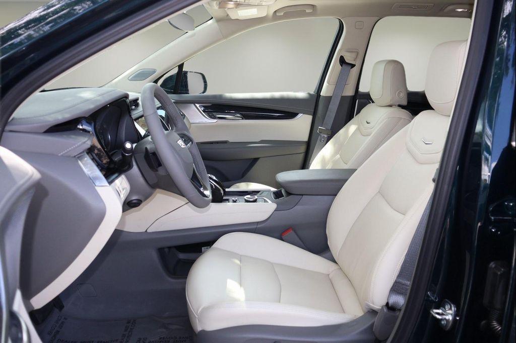 new 2025 Cadillac XT6 car, priced at $56,202