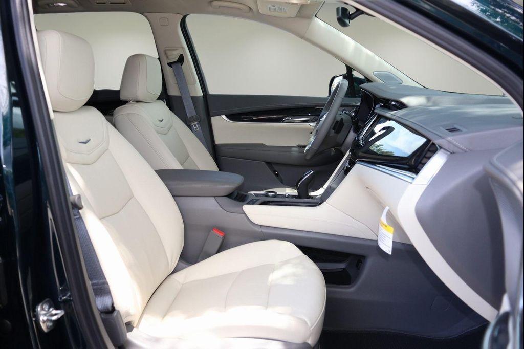 new 2025 Cadillac XT6 car, priced at $56,202