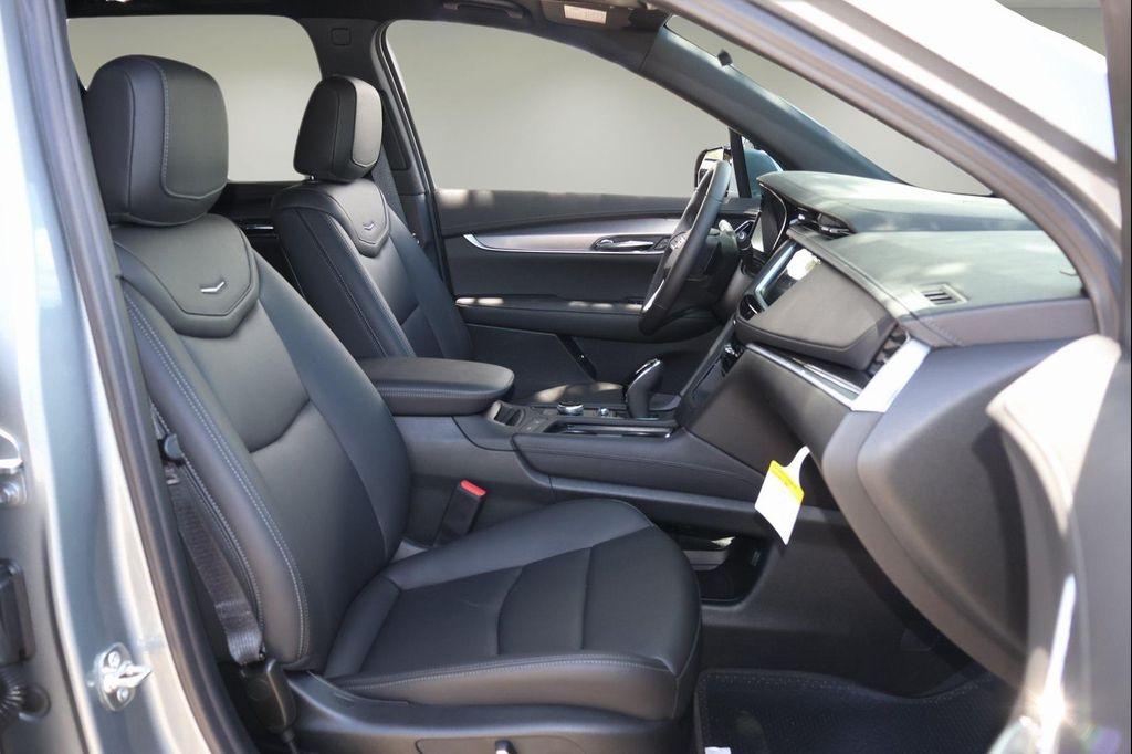 new 2025 Cadillac XT6 car, priced at $46,156
