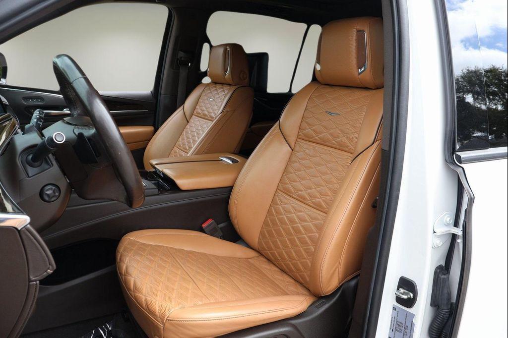 used 2021 Cadillac Escalade ESV car, priced at $59,997
