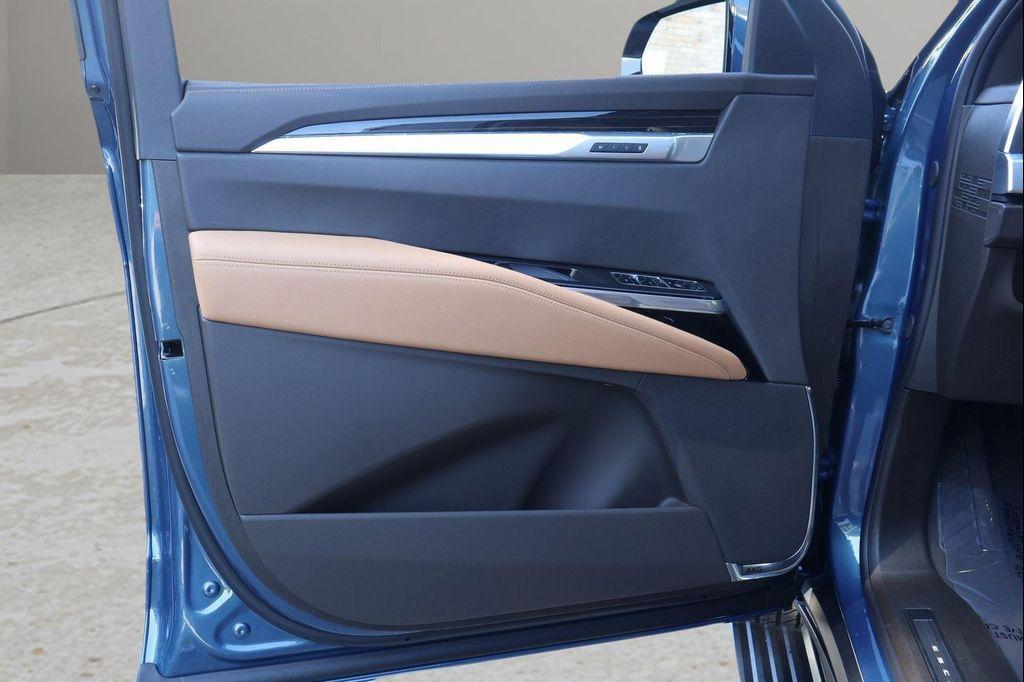 new 2026 Cadillac Escalade ESV car, priced at $113,615