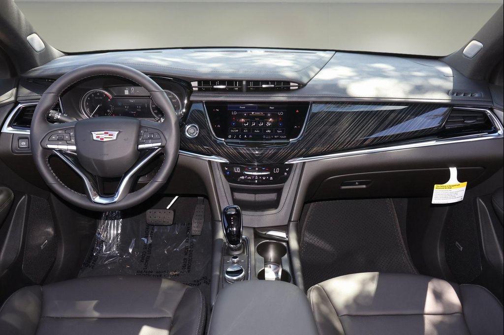 new 2025 Cadillac XT6 car, priced at $54,566