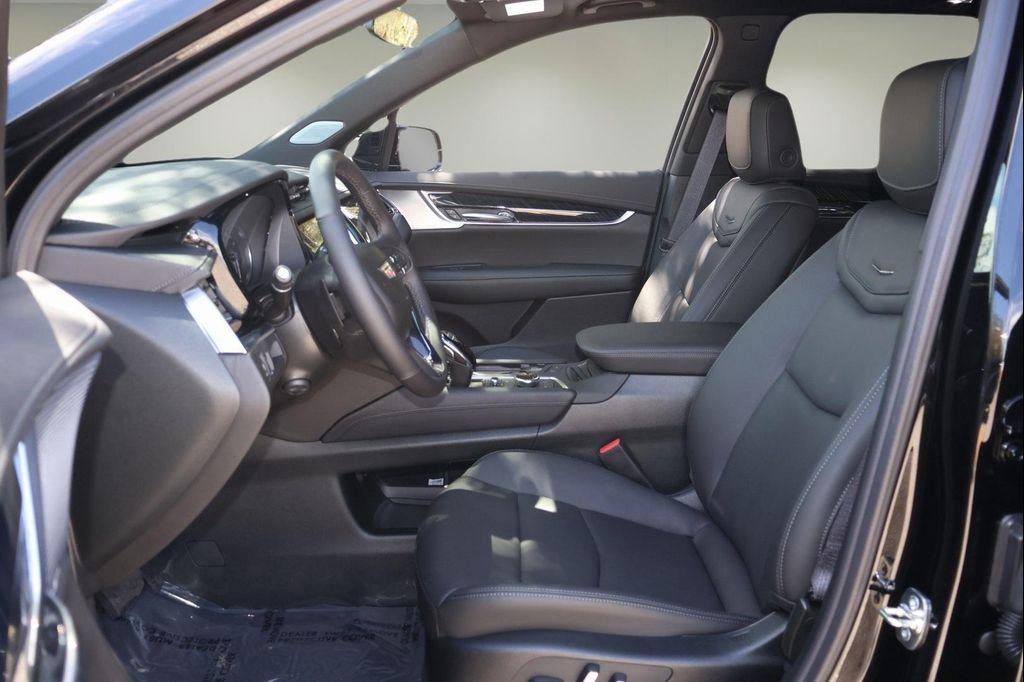 new 2025 Cadillac XT6 car, priced at $54,566