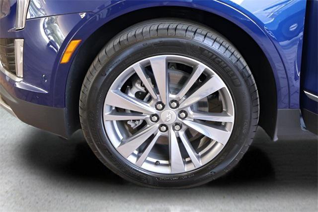 new 2025 Cadillac XT5 car, priced at $54,448
