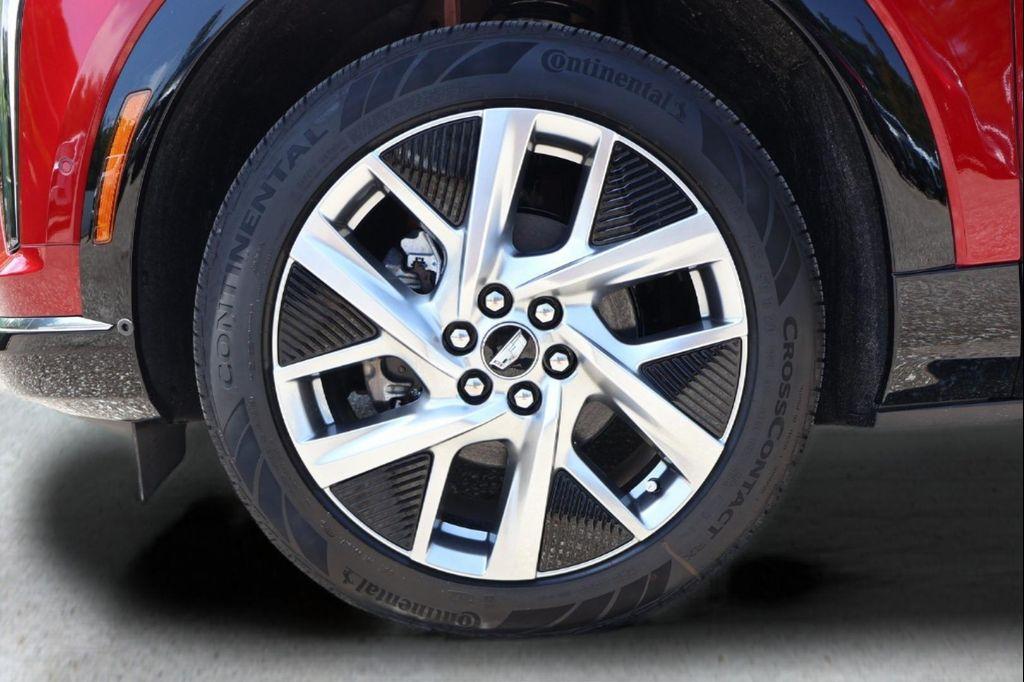 new 2025 Cadillac OPTIQ car, priced at $54,529