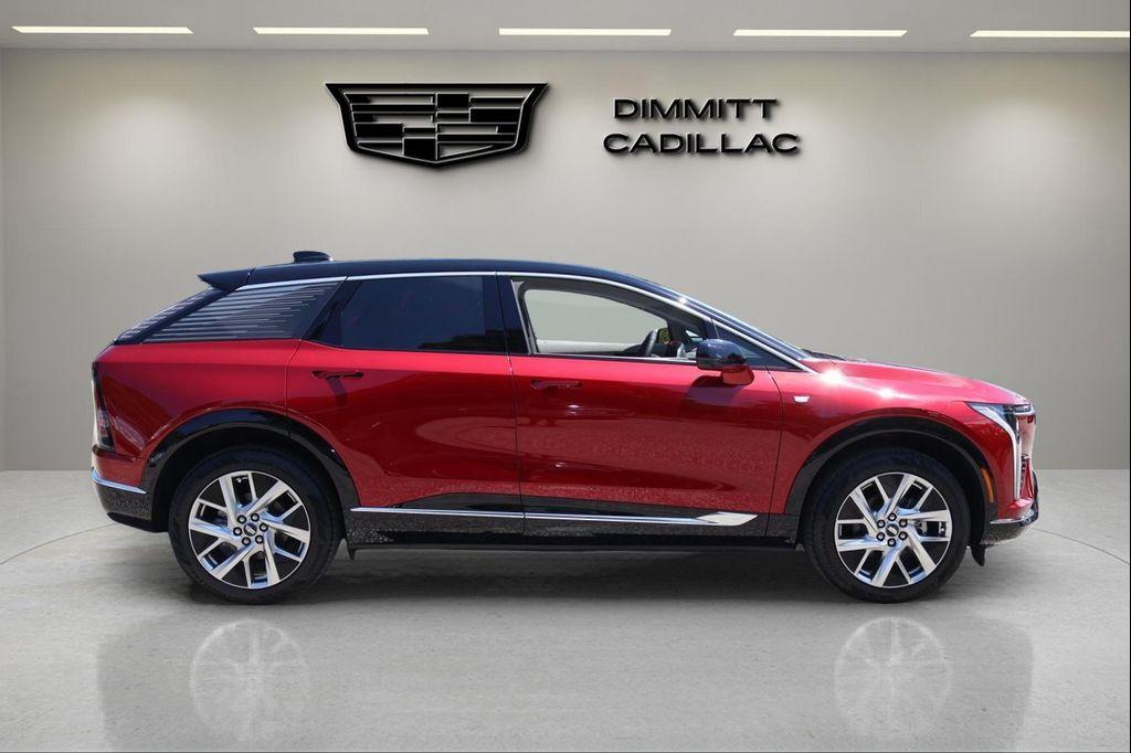 new 2025 Cadillac OPTIQ car, priced at $54,529