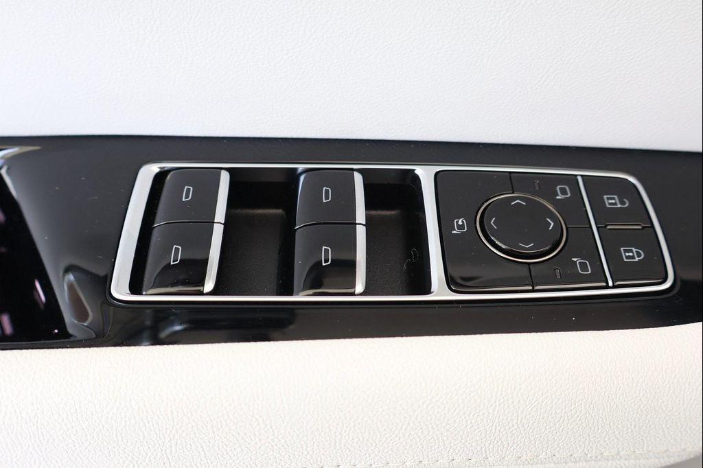 new 2026 Cadillac VISTIQ car, priced at $76,694