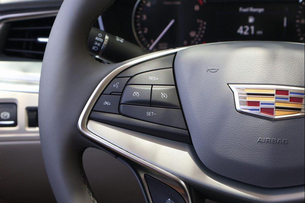 new 2025 Cadillac XT5 car, priced at $51,186