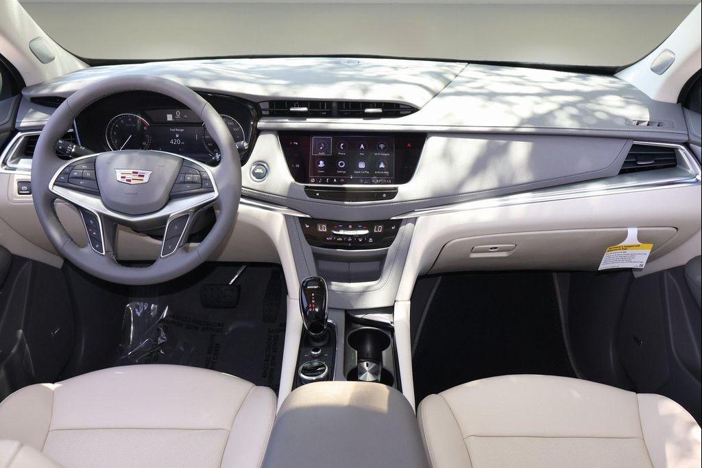 new 2025 Cadillac XT5 car, priced at $51,186